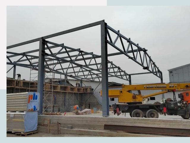 Строительство цехов в Советской Гавани