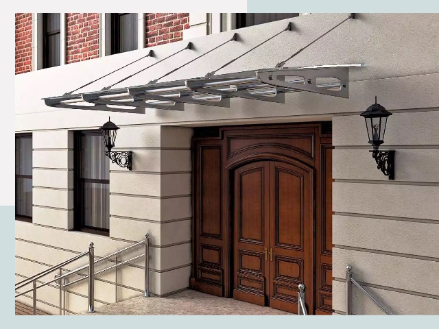 Металлические козырьки от 623 руб. в Советской Гавани